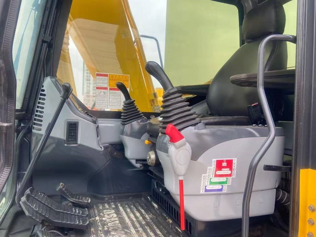 حفار زحاف Komatsu PC 130: صورة 13