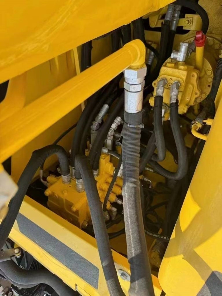 Komatsu PC 130 - حفار زحاف: صورة 4 Komatsu PC 130 - حفار زحاف: صورة 4