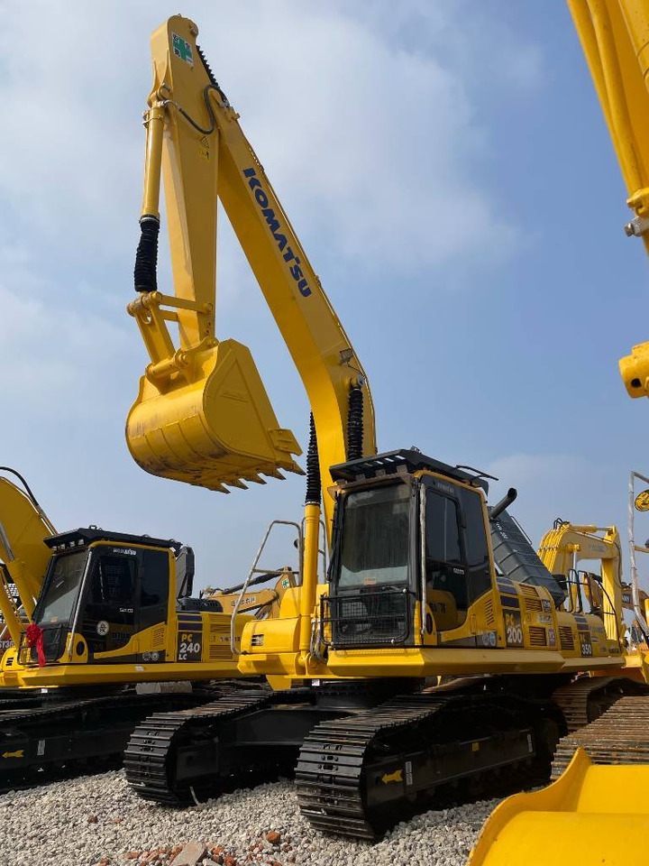 Komatsu PC 200-8 - حفار زحاف: صورة 1 Komatsu PC 200-8 - حفار زحاف: صورة 1