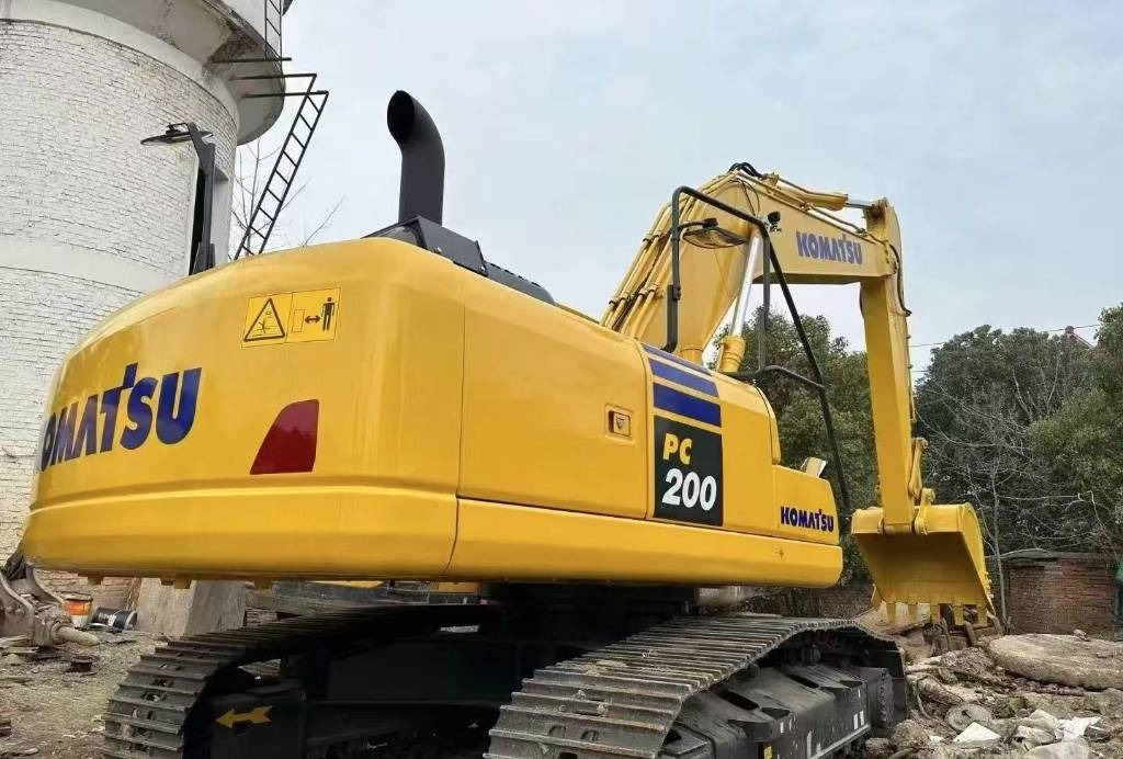 Komatsu PC 200-8  - حفار زحاف: صورة 1 Komatsu PC 200-8  - حفار زحاف: صورة 1