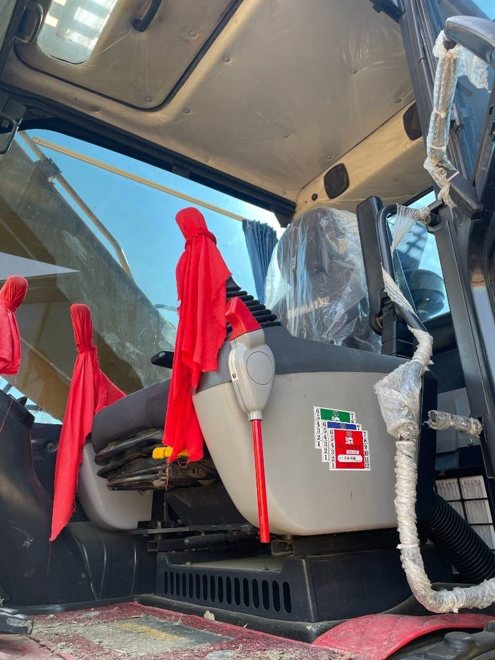 Komatsu PC 210-8  - حفار زحاف: صورة 2 Komatsu PC 210-8  - حفار زحاف: صورة 2