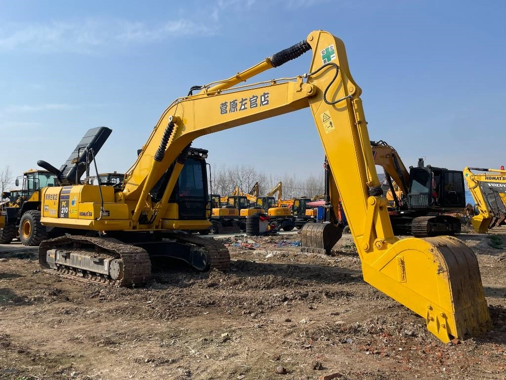 Komatsu PC 210-8  - حفار زحاف: صورة 4 Komatsu PC 210-8  - حفار زحاف: صورة 4