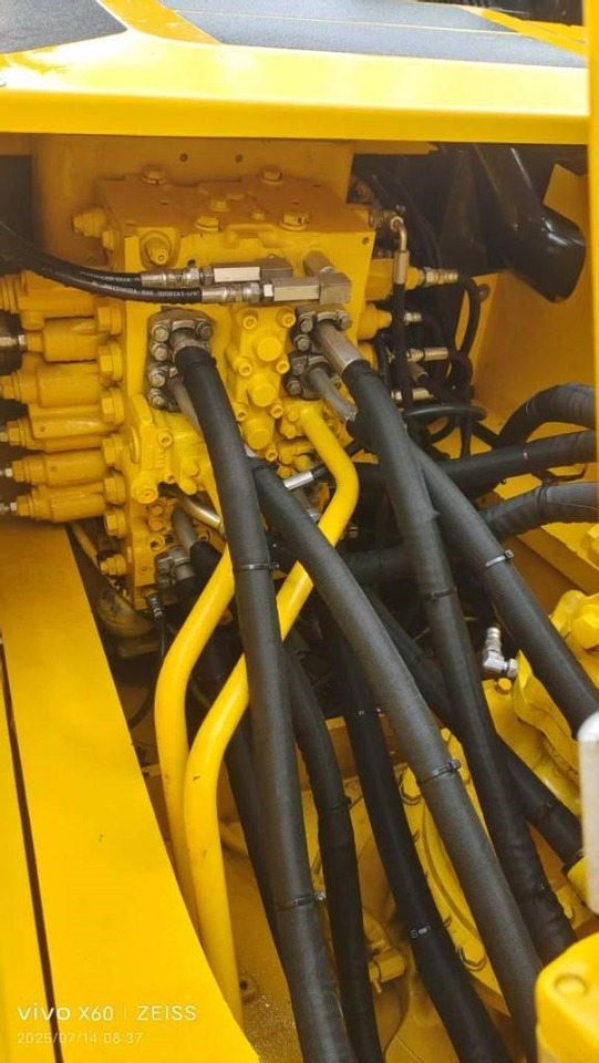 حفار زحاف Komatsu PC 220-7: صورة 16