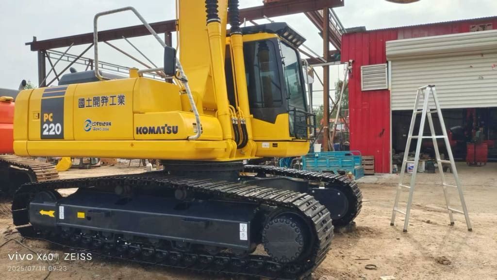 Komatsu PC 220-7 - حفار زحاف: صورة 5 Komatsu PC 220-7 - حفار زحاف: صورة 5