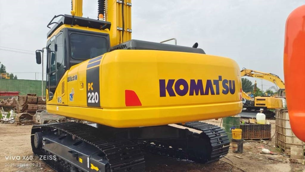 Komatsu PC 220-7 - حفار زحاف: صورة 1 Komatsu PC 220-7 - حفار زحاف: صورة 1