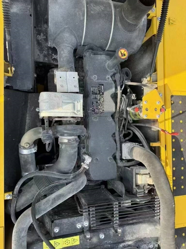 Komatsu PC 220-8 - حفار زحاف: صورة 2 Komatsu PC 220-8 - حفار زحاف: صورة 2