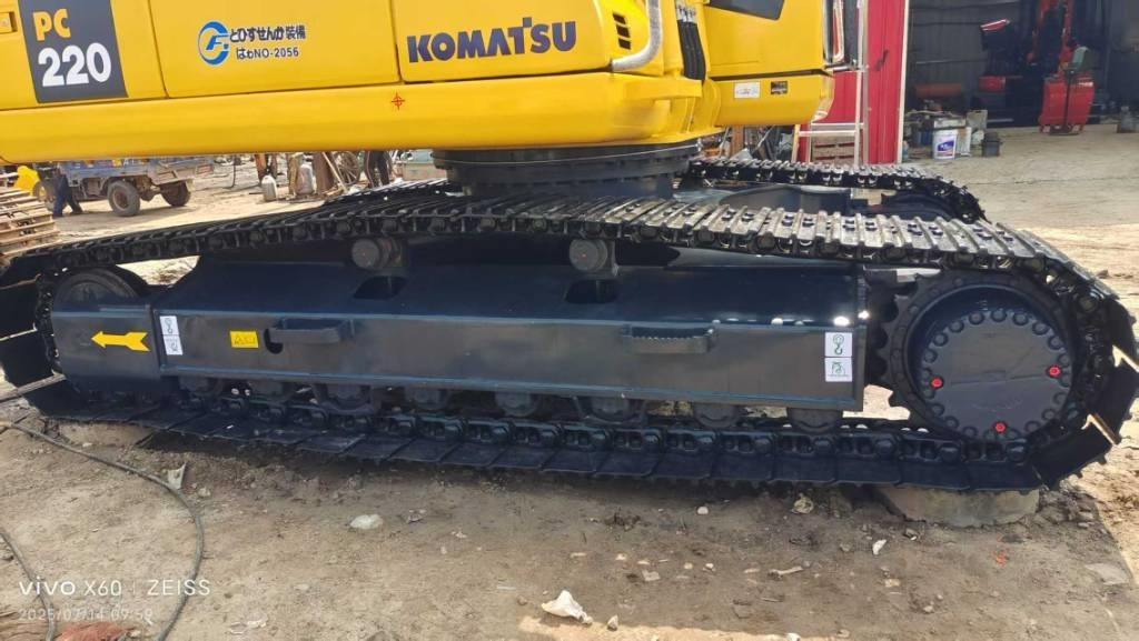 Komatsu PC 220 - حفارة مُصَّغرة: صورة 4 Komatsu PC 220 - حفارة مُصَّغرة: صورة 4