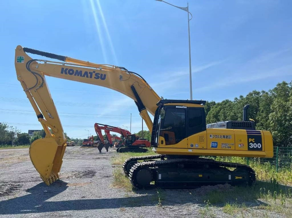 Komatsu PC 300 - حفار زحاف: صورة 1 Komatsu PC 300 - حفار زحاف: صورة 1