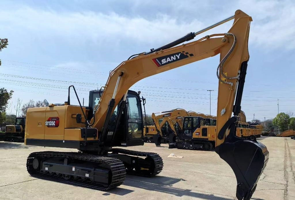 Sany SY 135 - حفار زحاف: صورة 1 Sany SY 135 - حفار زحاف: صورة 1