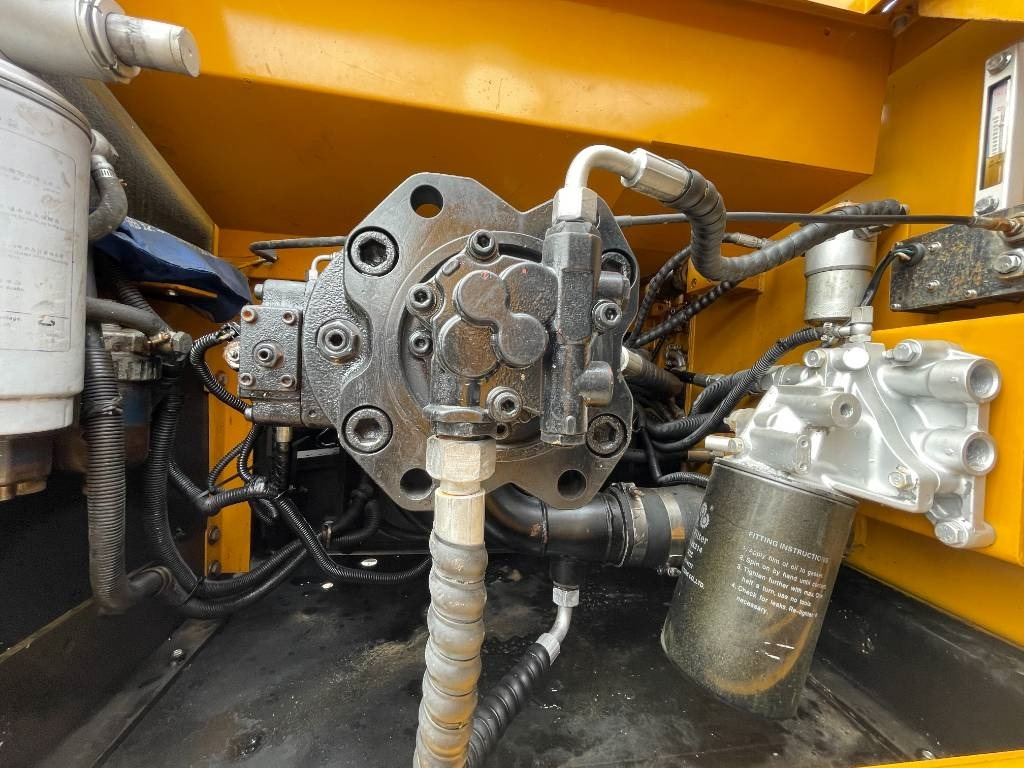 Sany SY 215 - حفار زحاف: صورة 4 Sany SY 215 - حفار زحاف: صورة 4