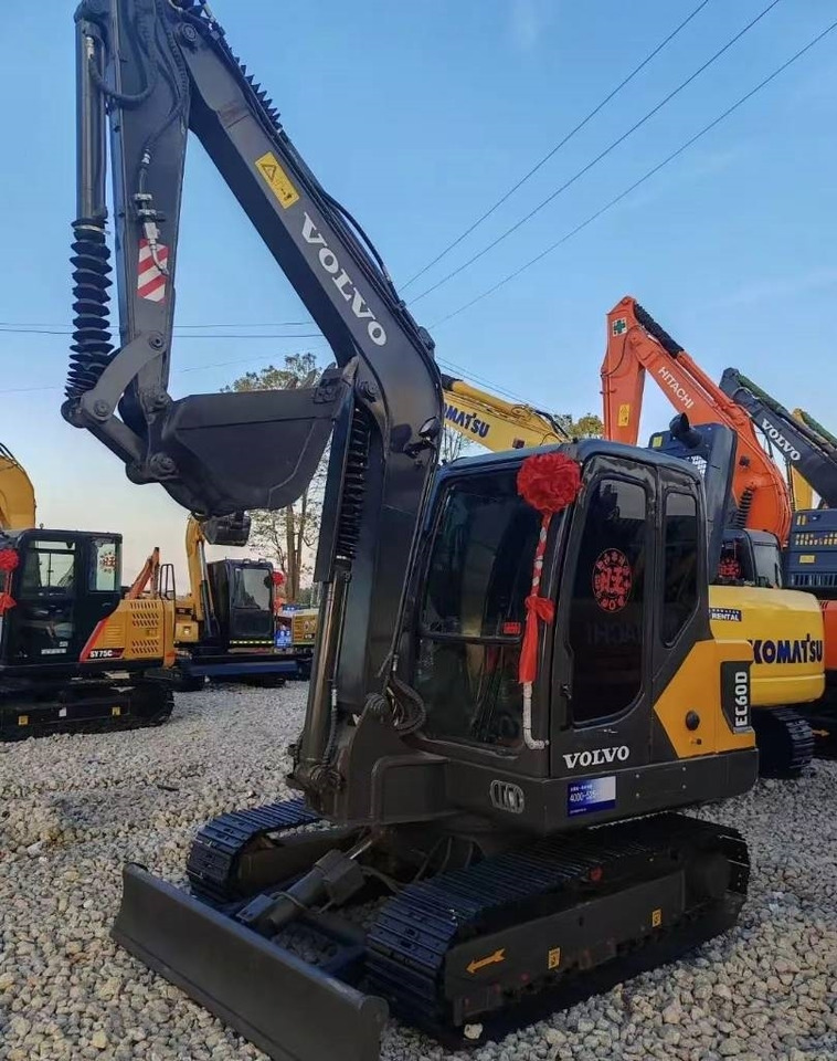 Volvo EC 60 - حفار زحاف: صورة 1 Volvo EC 60 - حفار زحاف: صورة 1