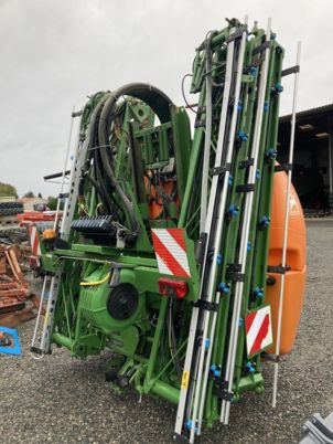 Amazone UF 1201 PREMIUM - بخاخ مركب على الجرار: صورة 4 Amazone UF 1201 PREMIUM - بخاخ مركب على الجرار: صورة 4