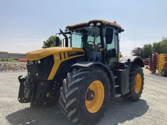 JCB FASTRAC 4220 - جرار: صورة 2 JCB FASTRAC 4220 - جرار: صورة 2