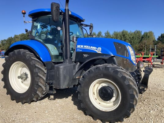 New Holland T7.210 - جرار: صورة 2 New Holland T7.210 - جرار: صورة 2