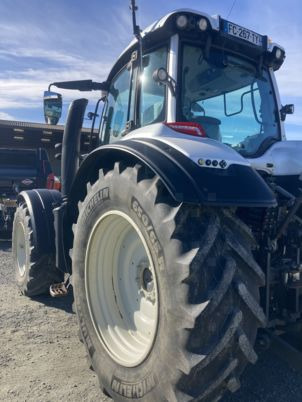 Valtra T154 VERSU - جرار: صورة 5 Valtra T154 VERSU - جرار: صورة 5