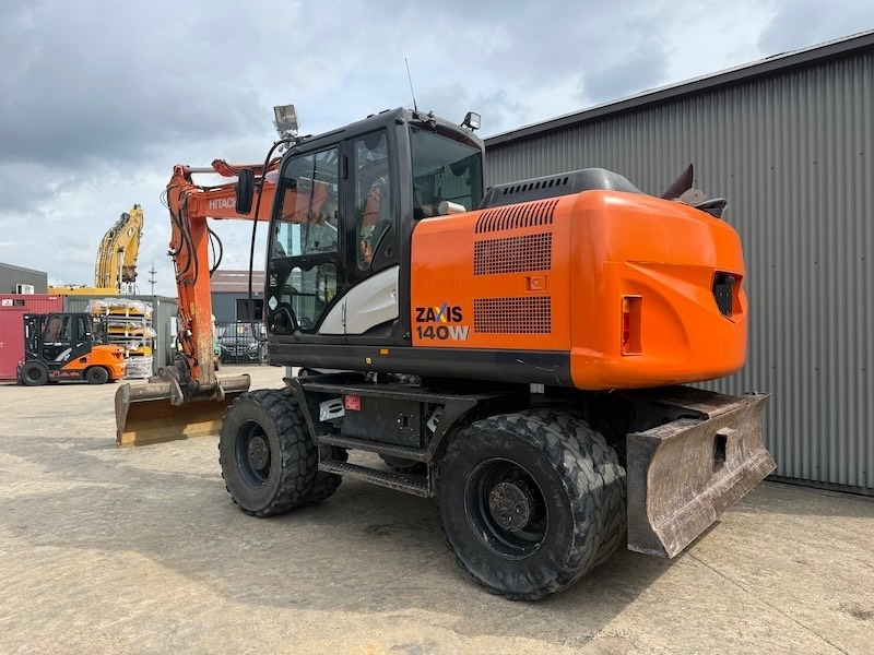 Hitachi ZX 140 W-5 - حفارة دولاب: صورة 2 Hitachi ZX 140 W-5 - حفارة دولاب: صورة 2