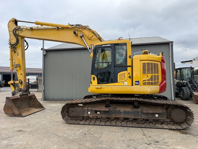 Komatsu PC 228 USLC-11 - حفار زحاف: صورة 1 Komatsu PC 228 USLC-11 - حفار زحاف: صورة 1