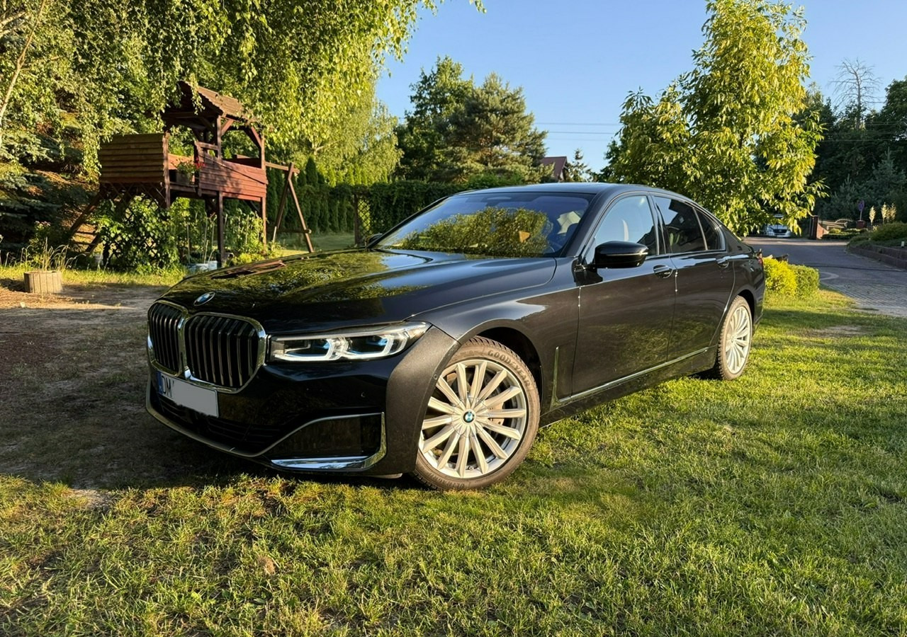 BMW SERIA 7 II (G11/G12) BMW SERIA 7 740d Xdrive 340KM Luxury+Exclusive Masaże Adaptiv Oś Lasery 2022 FV2 - سيدان: صورة 1 BMW SERIA 7 II (G11/G12) BMW SERIA 7 740d Xdrive 340KM Luxury+Exclusive Masaże Adaptiv Oś Lasery 2022 FV2 - سيدان: صورة 1