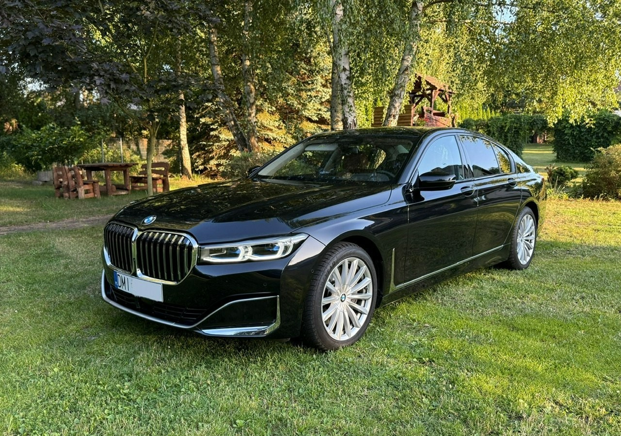 BMW SERIA 7 II (G11/G12) BMW SERIA 7 740d Xdrive 340KM Luxury+Exclusive Masaże Adaptiv Oś Lasery 2022 FV2 - سيدان: صورة 3 BMW SERIA 7 II (G11/G12) BMW SERIA 7 740d Xdrive 340KM Luxury+Exclusive Masaże Adaptiv Oś Lasery 2022 FV2 - سيدان: صورة 3