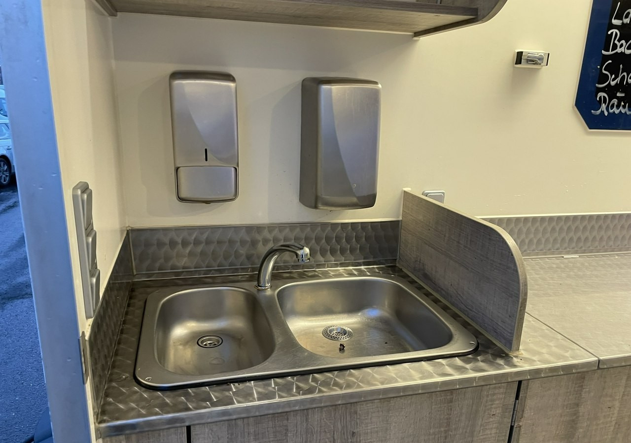 شاحنة بيع الطعام Fiat Ducato Autosklep wędlin Ryb Gastronomiczny Food Truck Foodtruck 116tkm 201: صورة 15 شاحنة بيع الطعام Fiat Ducato Autosklep wędlin Ryb Gastronomiczny Food Truck Foodtruck 116tkm 201: صورة 15