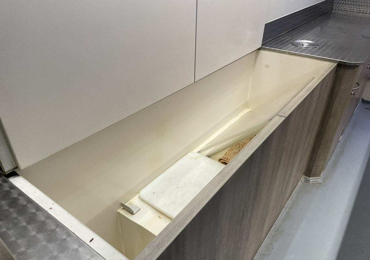 شاحنة بيع الطعام Fiat Ducato Autosklep wędlin Ryb Gastronomiczny Food Truck Foodtruck 116tkm 201: صورة 17 شاحنة بيع الطعام Fiat Ducato Autosklep wędlin Ryb Gastronomiczny Food Truck Foodtruck 116tkm 201: صورة 17