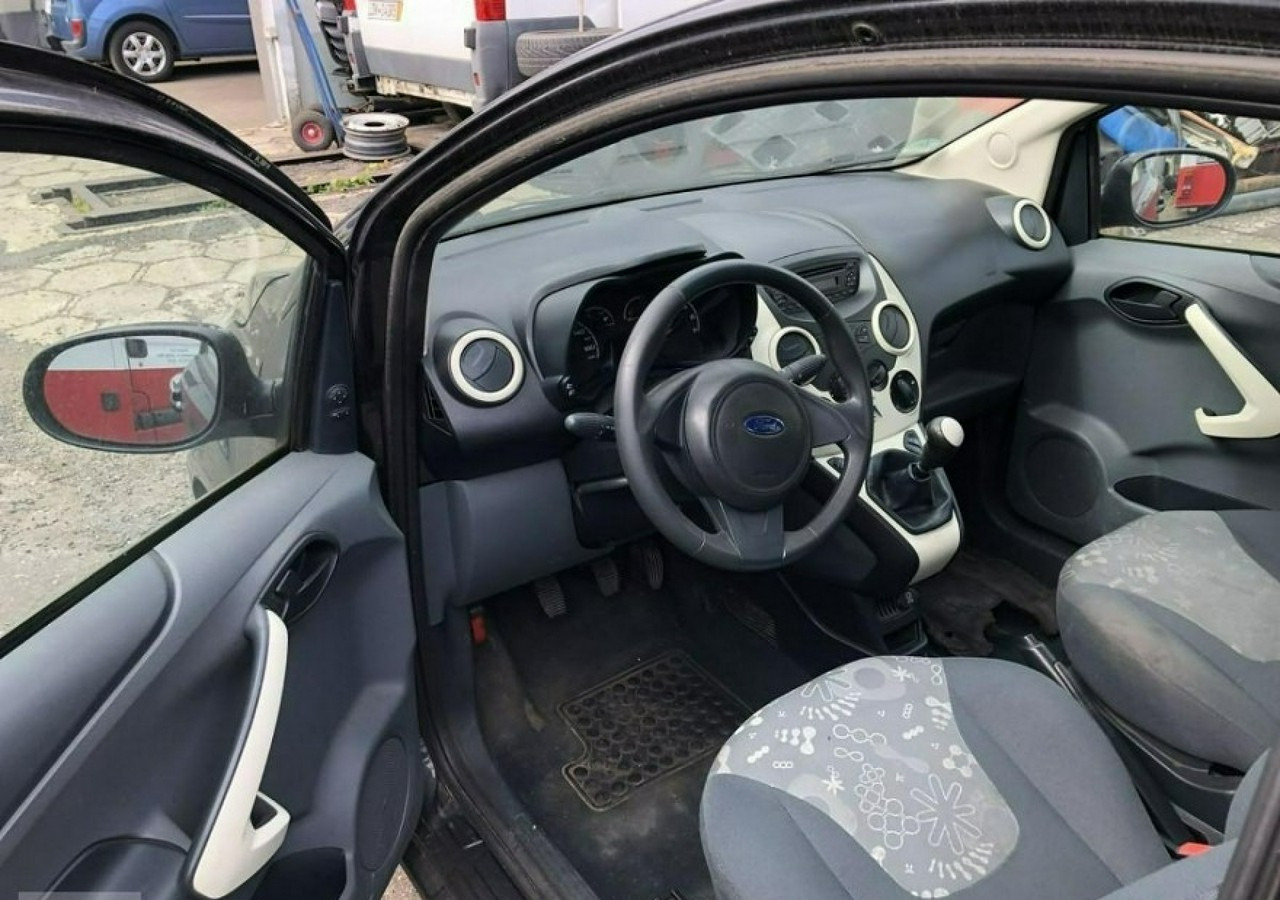 Ford KA II Ford KA 1,3 tdci 75KM 2012 - هاتشباك: صورة 3 Ford KA II Ford KA 1,3 tdci 75KM 2012 - هاتشباك: صورة 3