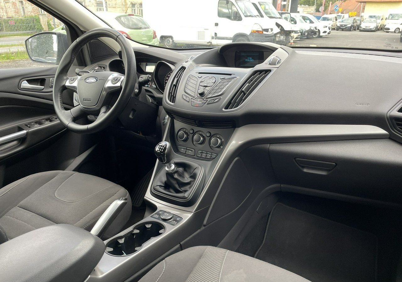 Ford Kuga II Ford Kuga 1.5 EcoBoost Bogate wyposażenie 63558km Model 2016 - سيارة دفع رباعي: صورة 5 Ford Kuga II Ford Kuga 1.5 EcoBoost Bogate wyposażenie 63558km Model 2016 - سيارة دفع رباعي: صورة 5