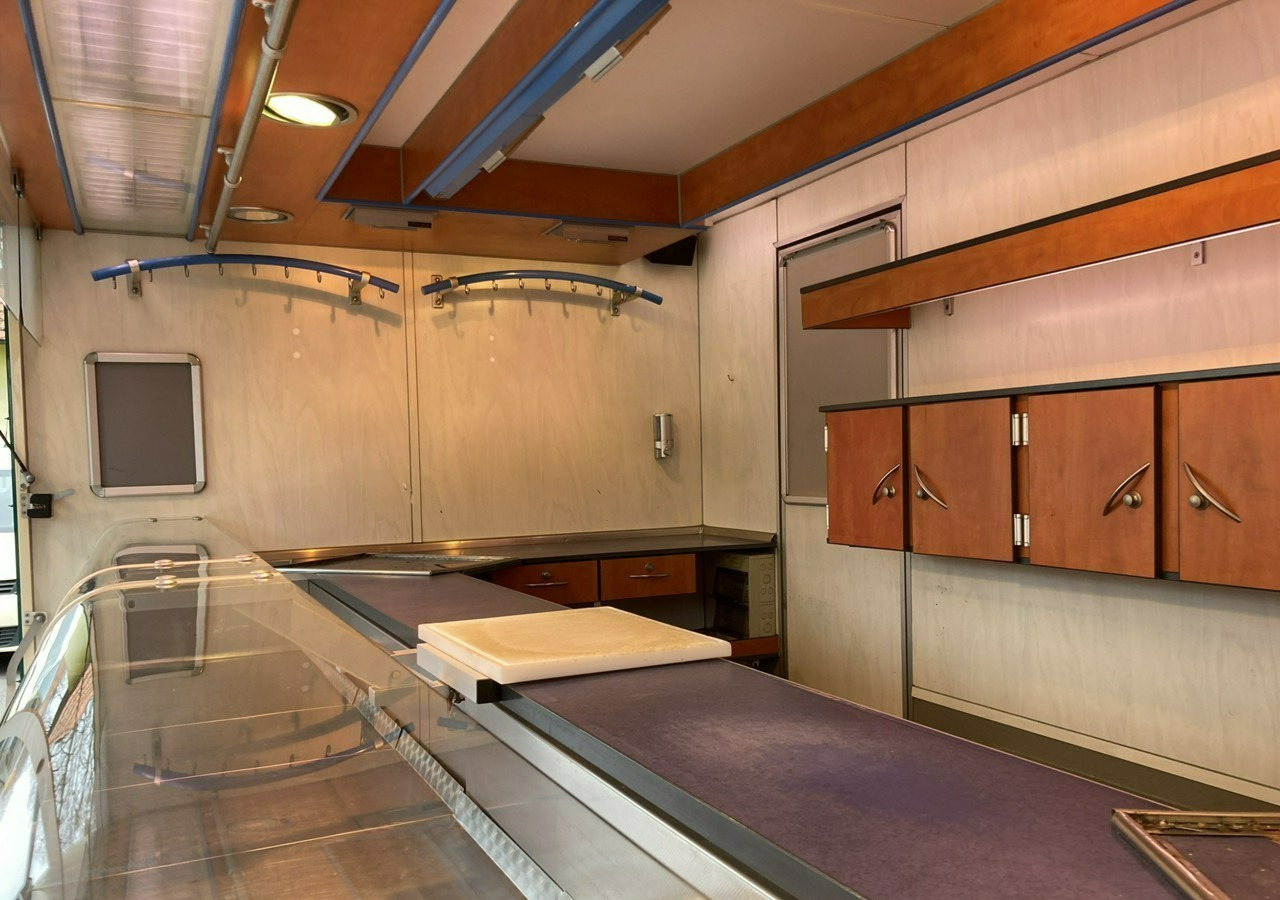 مقطورة بيع ( الأغذية) Inna Inny Autosklep wędlin Gastronomiczna food truck foodtruck sklep bar 2000: صورة 18 مقطورة بيع ( الأغذية) Inna Inny Autosklep wędlin Gastronomiczna food truck foodtruck sklep bar 2000: صورة 18