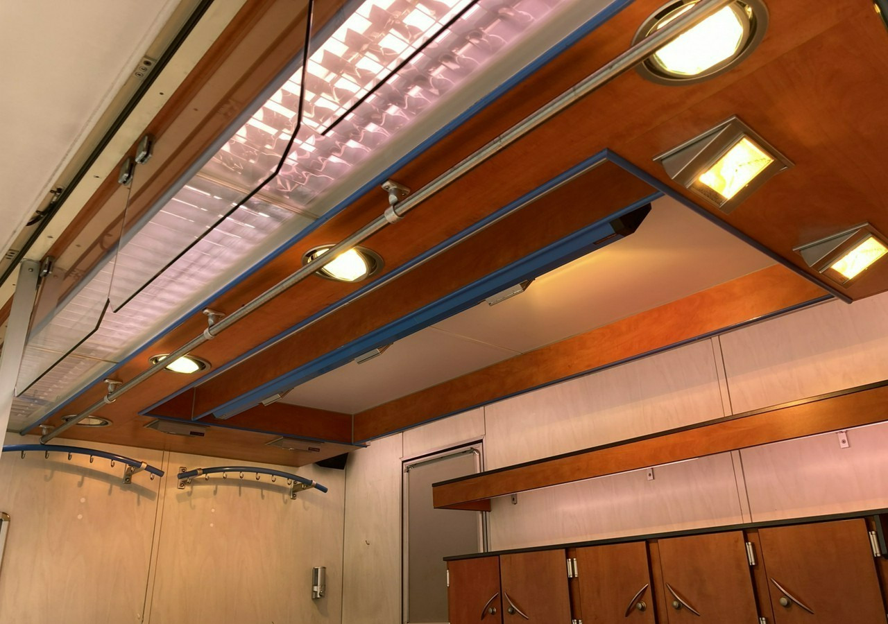 مقطورة بيع ( الأغذية) Inna Inny Autosklep wędlin Gastronomiczna food truck foodtruck sklep bar 2000: صورة 14 مقطورة بيع ( الأغذية) Inna Inny Autosklep wędlin Gastronomiczna food truck foodtruck sklep bar 2000: صورة 14