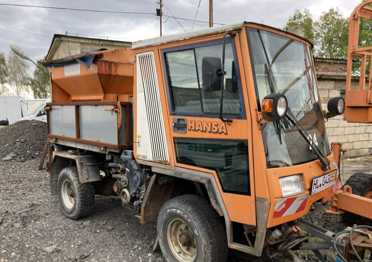 Inna Inny Hansa 4X4 pług posypywarka wywrotka - جرافة ثلج: صورة 2 Inna Inny Hansa 4X4 pług posypywarka wywrotka - جرافة ثلج: صورة 2