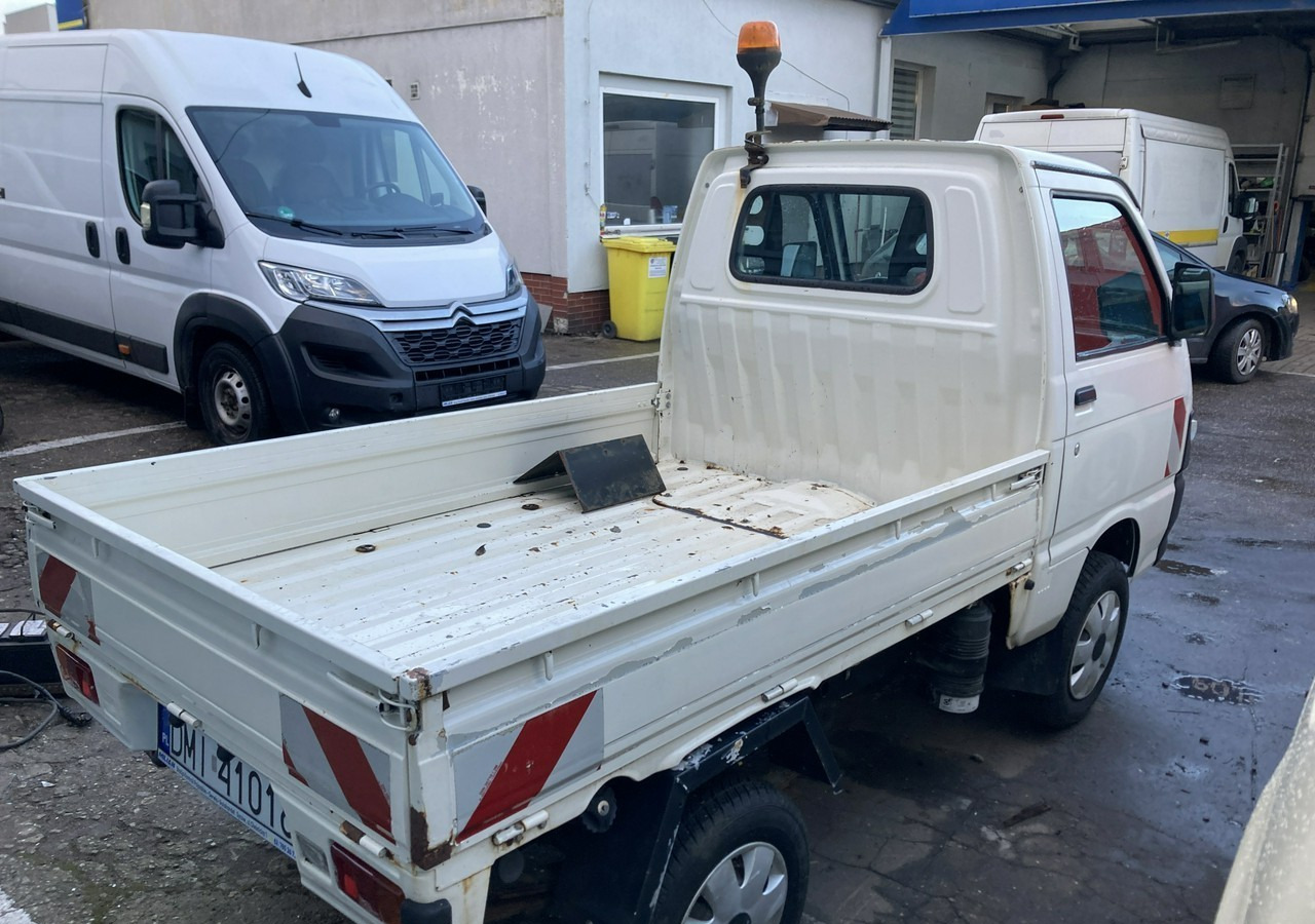 Inna Inny PFAU Piaggio Porter 4X4 Skrzynia odśnieżarka Pług 5655km 2012 - شاحنة مفتوحة: صورة 4 Inna Inny PFAU Piaggio Porter 4X4 Skrzynia odśnieżarka Pług 5655km 2012 - شاحنة مفتوحة: صورة 4