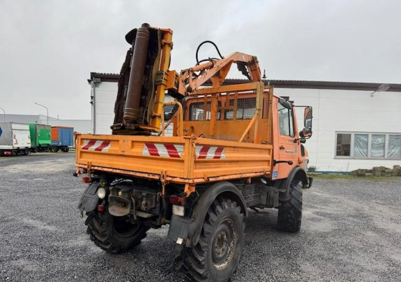 Inna Inny Unimog 4X4 Kosiarka bijakowa teleskopowa posypywarka pług odśnieżark - شاحنات مسطحة, آلية المنفعة/ مركبة خاصة: صورة 2 Inna Inny Unimog 4X4 Kosiarka bijakowa teleskopowa posypywarka pług odśnieżark - شاحنات مسطحة, آلية المنفعة/ مركبة خاصة: صورة 2