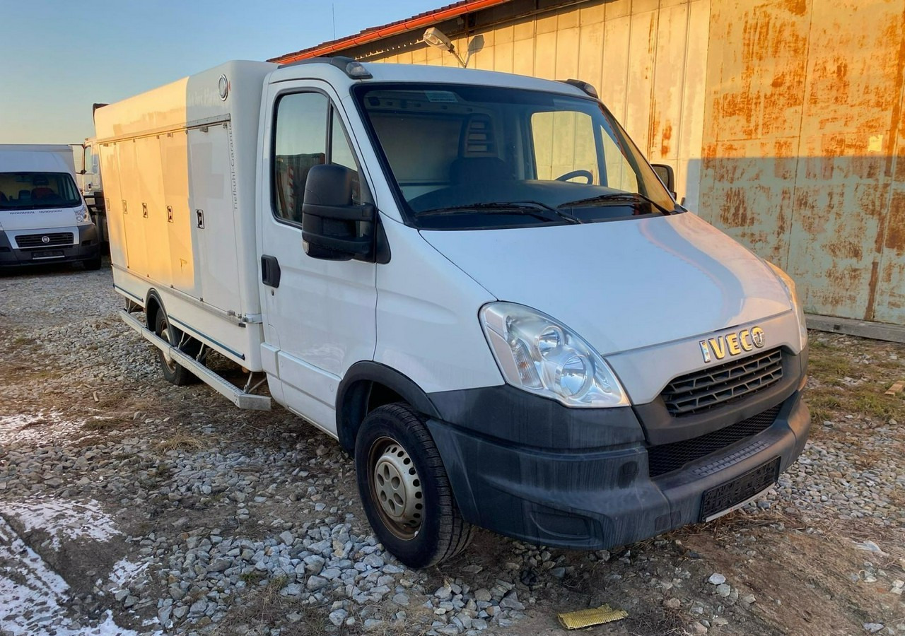 Iveco Inny Iveco Iveco Daily 35-13 chłodnia 10 komorowa Mrożnia do -40C Model 2014 - شاحنة مُبرّدة للتوصيل: صورة 3 Iveco Inny Iveco Iveco Daily 35-13 chłodnia 10 komorowa Mrożnia do -40C Model 2014 - شاحنة مُبرّدة للتوصيل: صورة 3