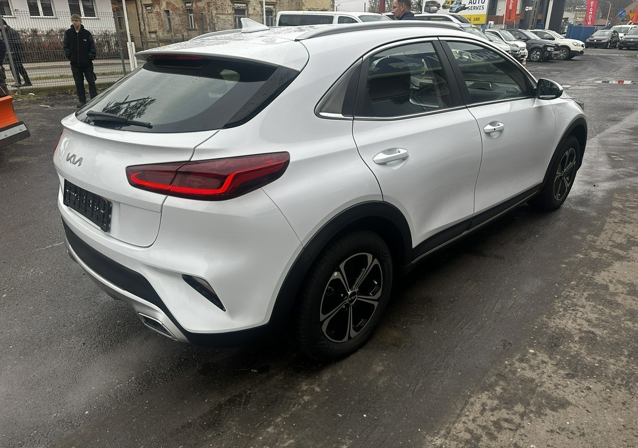 Kia Xceed 1.6 GDI Hybryda Plug-in 50 km na prądzie 2022 - هاتشباك: صورة 2 Kia Xceed 1.6 GDI Hybryda Plug-in 50 km na prądzie 2022 - هاتشباك: صورة 2