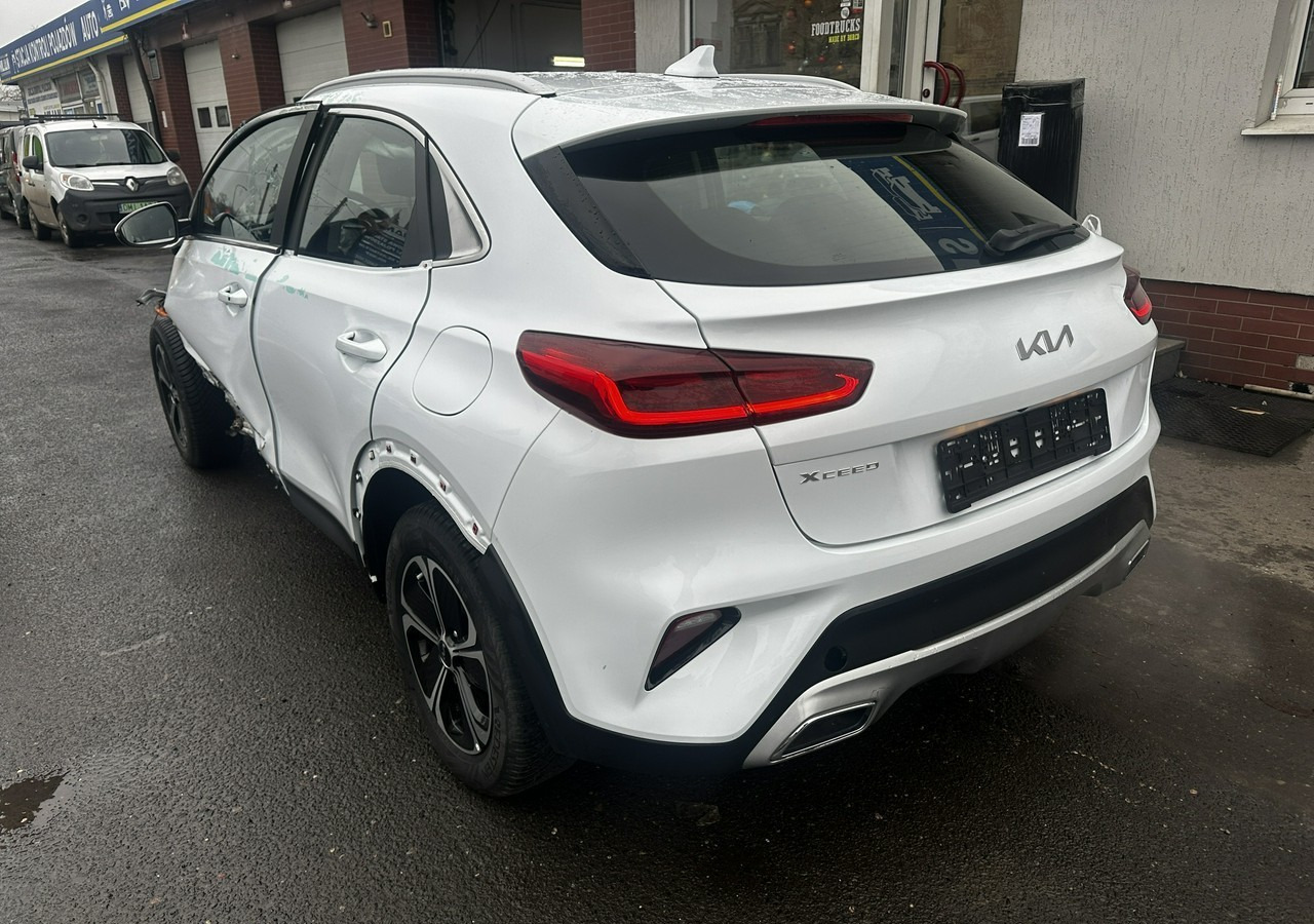 Kia Xceed 1.6 GDI Hybryda Plug-in 50 km na prądzie 2022 - هاتشباك: صورة 3 Kia Xceed 1.6 GDI Hybryda Plug-in 50 km na prądzie 2022 - هاتشباك: صورة 3