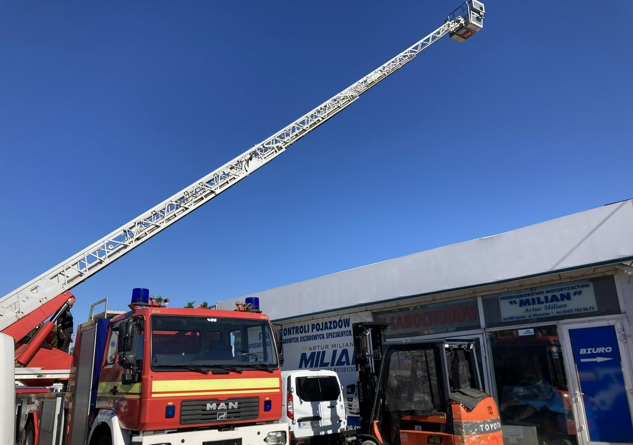 MAN L 2000 MAN 15,280 Straż pożarna drabina Strażacka zwyżka 32m Metz Model 20 - سيارة إطفاء: صورة 4 MAN L 2000 MAN 15,280 Straż pożarna drabina Strażacka zwyżka 32m Metz Model 20 - سيارة إطفاء: صورة 4