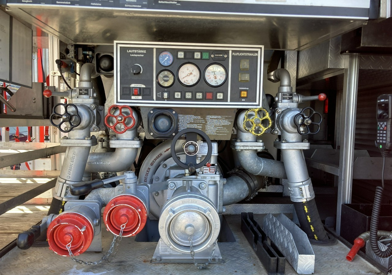 MAN MAN 15,250 Straż pożarna gaśnicza 9-osobowa 4X4 Wóz strażacki MAN 15,250 Straż pożarna gaśnicza 9-osobowa 4X4 Wóz strażacki - سيارة إطفاء: صورة 3 MAN MAN 15,250 Straż pożarna gaśnicza 9-osobowa 4X4 Wóz strażacki MAN 15,250 Straż pożarna gaśnicza 9-osobowa 4X4 Wóz strażacki - سيارة إطفاء: صورة 3