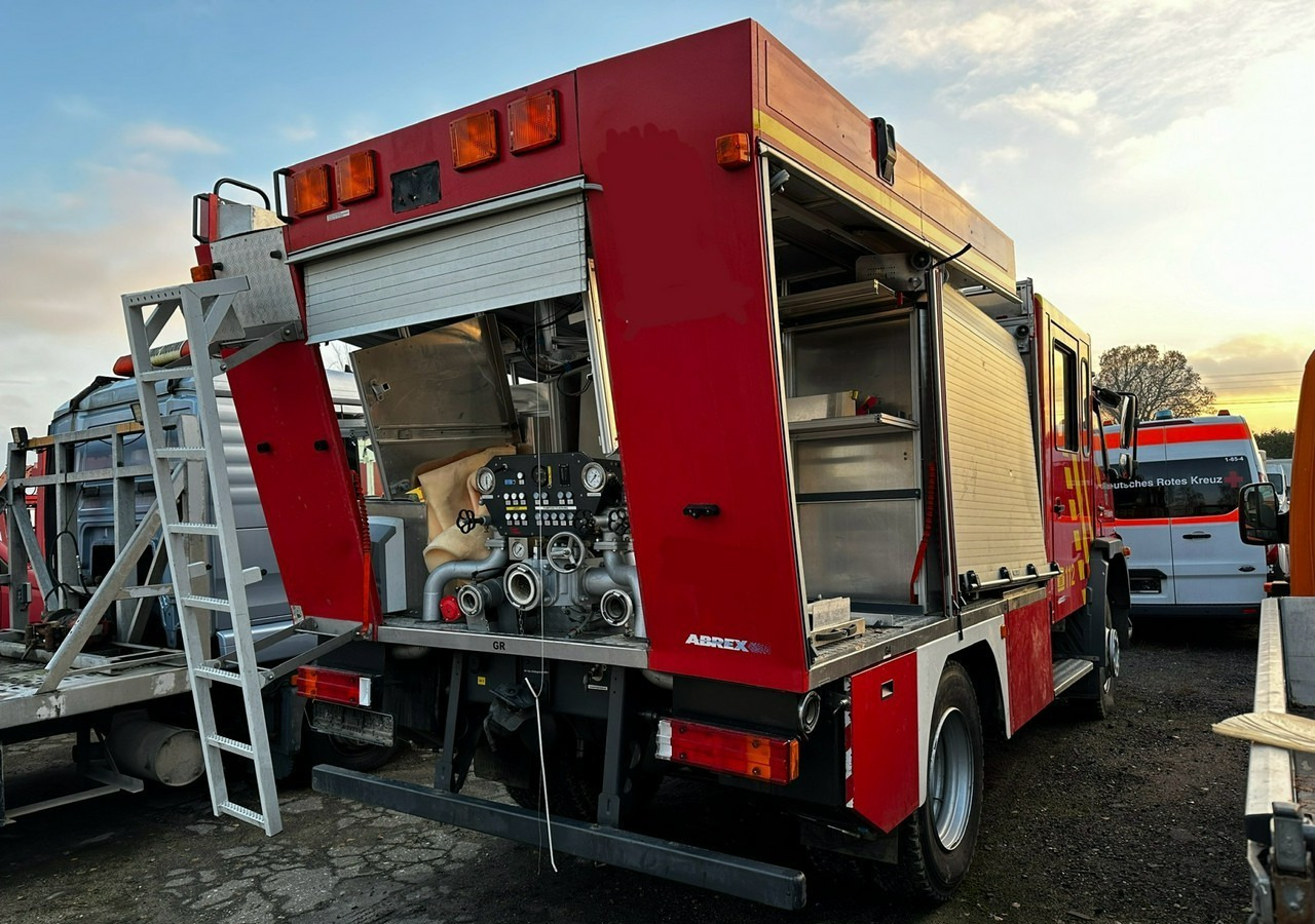 Mercedes-Benz Inny Mercedes-Benz Atego 918 Straż Pożarna 4X4 2006 - سيارة إطفاء: صورة 3 Mercedes-Benz Inny Mercedes-Benz Atego 918 Straż Pożarna 4X4 2006 - سيارة إطفاء: صورة 3