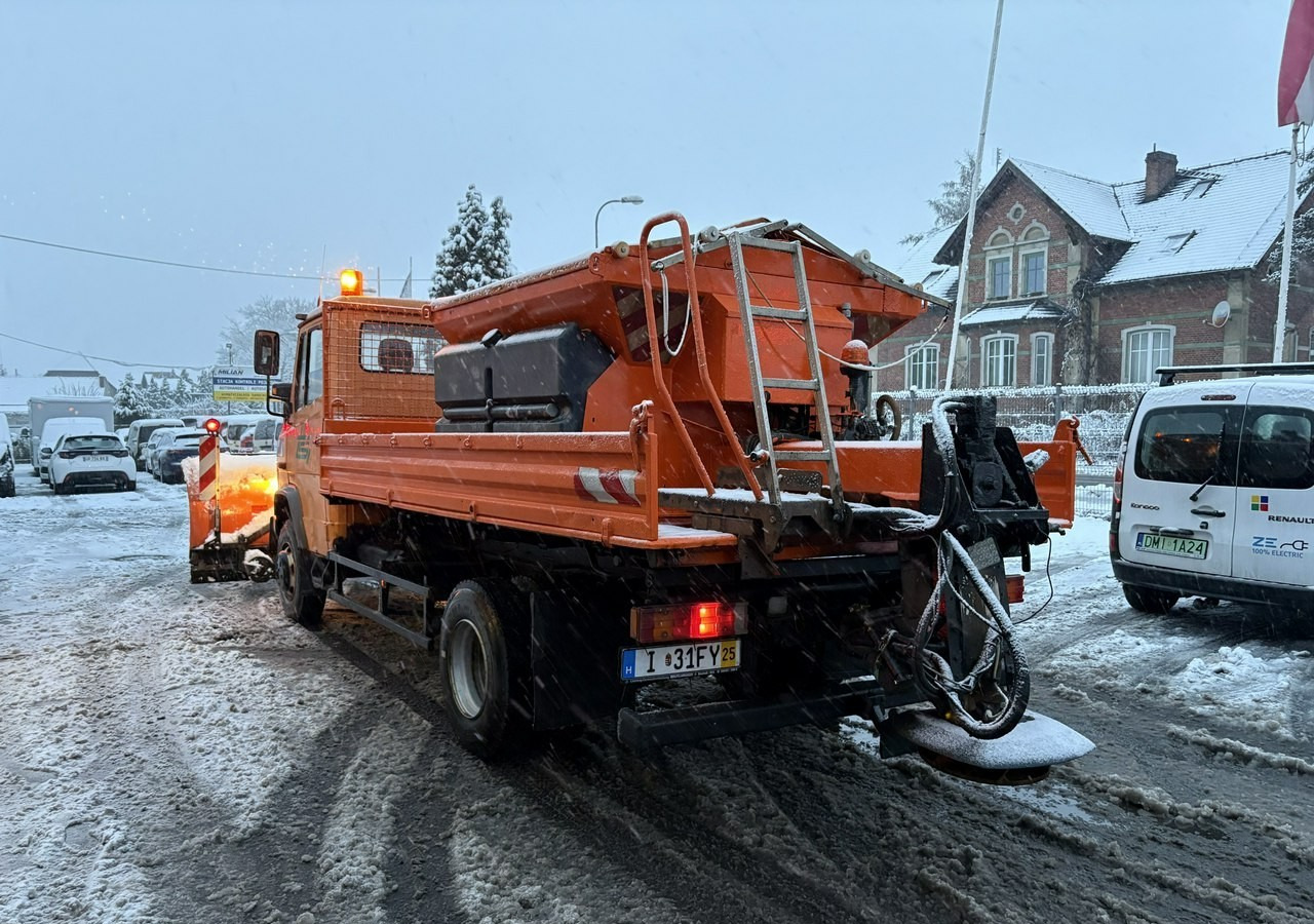 Mercedes-Benz Inny Mercedes-Benz Mercedes Vario 815 Wywrotka 4X4 2004 Pług posypywarka odśnieżarka - جرافة ثلج: صورة 2 Mercedes-Benz Inny Mercedes-Benz Mercedes Vario 815 Wywrotka 4X4 2004 Pług posypywarka odśnieżarka - جرافة ثلج: صورة 2