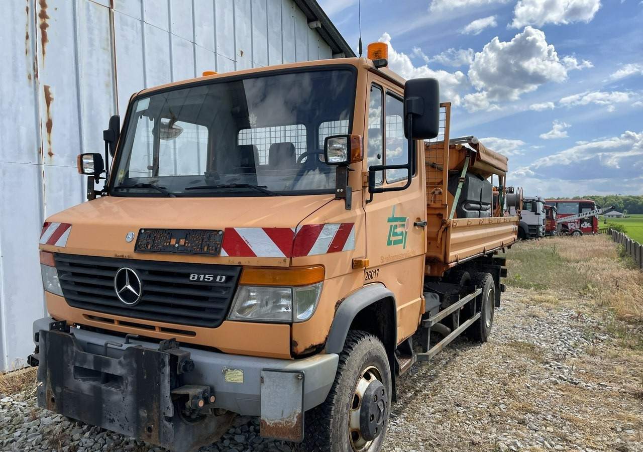 Mercedes-Benz Inny Mercedes-Benz Mercedes Vario 815 Wywrotka 4X4 2004 - جرافة ثلج: صورة 4 Mercedes-Benz Inny Mercedes-Benz Mercedes Vario 815 Wywrotka 4X4 2004 - جرافة ثلج: صورة 4
