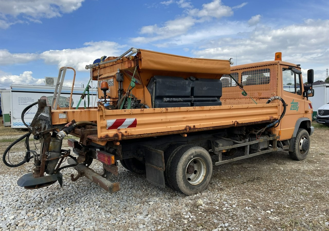 Mercedes-Benz Inny Mercedes-Benz Mercedes Vario 815 Wywrotka 4X4 2004 - جرافة ثلج: صورة 3 Mercedes-Benz Inny Mercedes-Benz Mercedes Vario 815 Wywrotka 4X4 2004 - جرافة ثلج: صورة 3