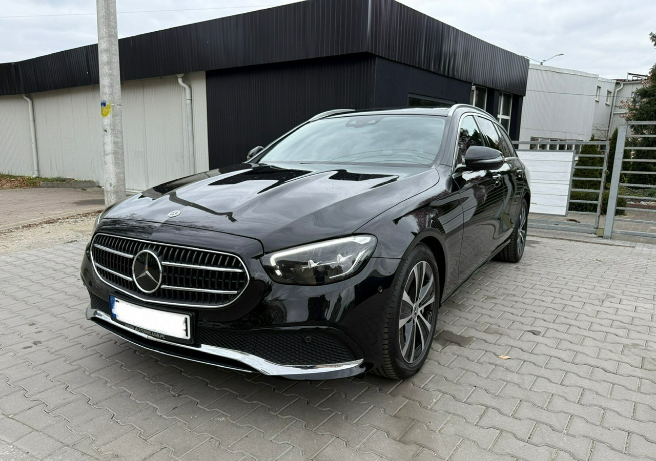 Mercedes-Benz Klasa E E300de EQ-Power Hybrid 50km na prądzie 2.0d 306KM Avantgarde Panoram - سيارة: صورة 1 Mercedes-Benz Klasa E E300de EQ-Power Hybrid 50km na prądzie 2.0d 306KM Avantgarde Panoram - سيارة: صورة 1
