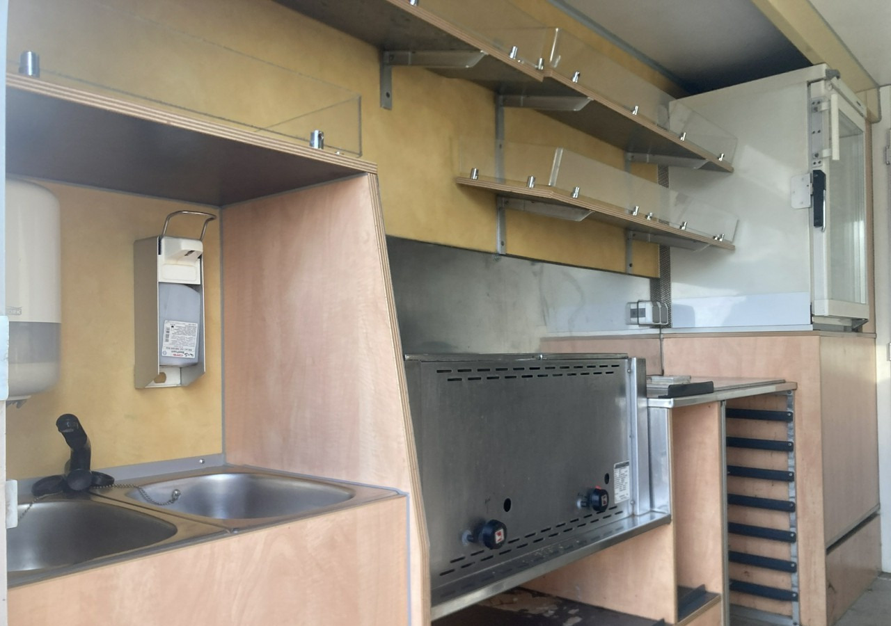 Mercedes-Benz Sprinter Autosklep Gastronomiczny Food Truck Foodtruck sklep bar 2009 Borco - شاحنة بيع الطعام: صورة 3 Mercedes-Benz Sprinter Autosklep Gastronomiczny Food Truck Foodtruck sklep bar 2009 Borco - شاحنة بيع الطعام: صورة 3