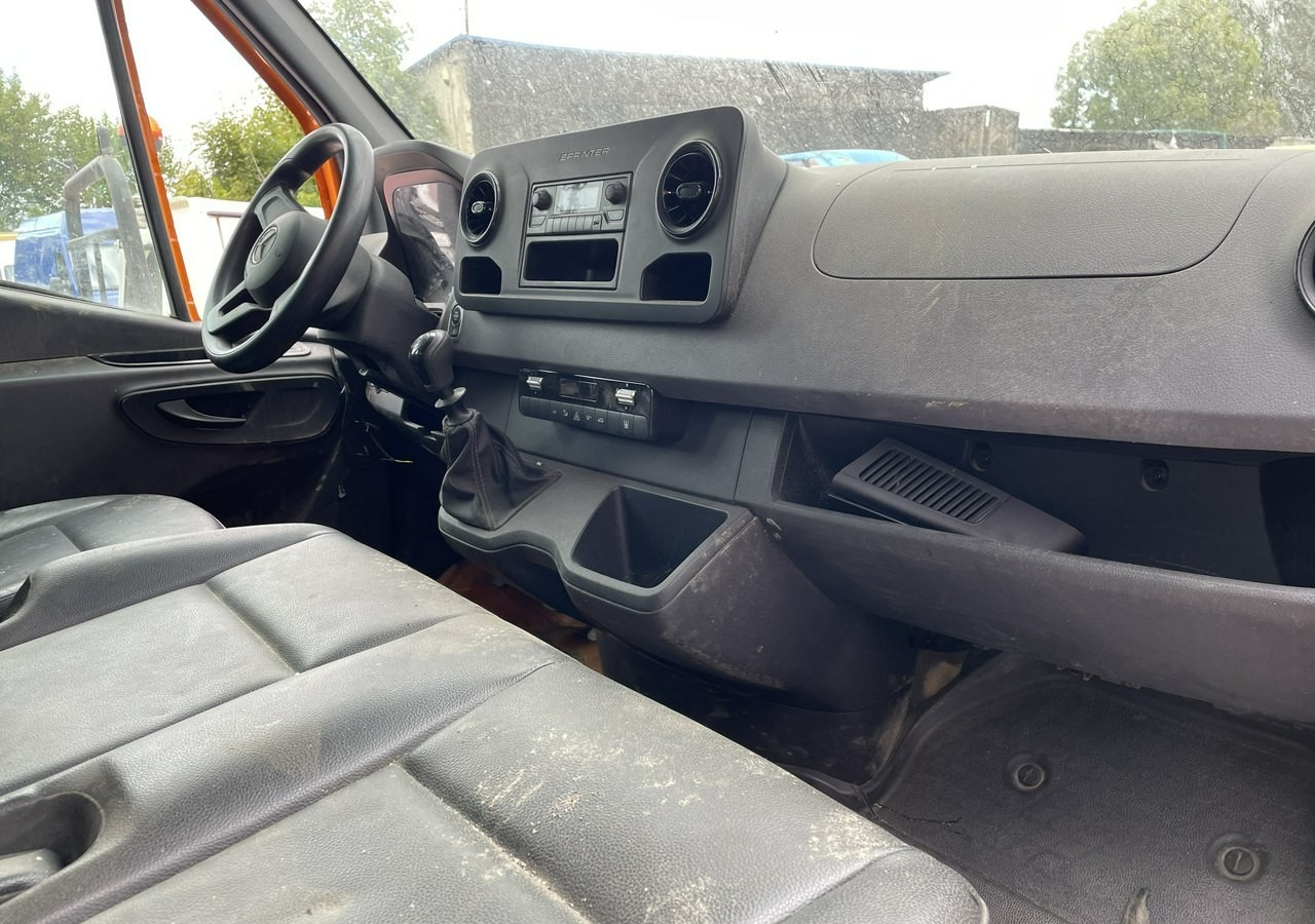 Mercedes-Benz Sprinter Sprinter 314 Dokka Brygadówka 7-oso doka Klim skrzynia rama Model 20 - شاحنة مفتوحة, الشاحنات الصغيرة كابينة مزدوجة: صورة 4 Mercedes-Benz Sprinter Sprinter 314 Dokka Brygadówka 7-oso doka Klim skrzynia rama Model 20 - شاحنة مفتوحة, الشاحنات الصغيرة كابينة مزدوجة: صورة 4