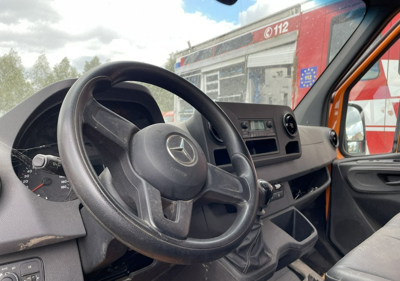 Mercedes-Benz Sprinter Sprinter 314 Dokka Brygadówka 7-oso doka Klim skrzynia rama Model 20 - شاحنة مفتوحة, الشاحنات الصغيرة كابينة مزدوجة: صورة 5 Mercedes-Benz Sprinter Sprinter 314 Dokka Brygadówka 7-oso doka Klim skrzynia rama Model 20 - شاحنة مفتوحة, الشاحنات الصغيرة كابينة مزدوجة: صورة 5