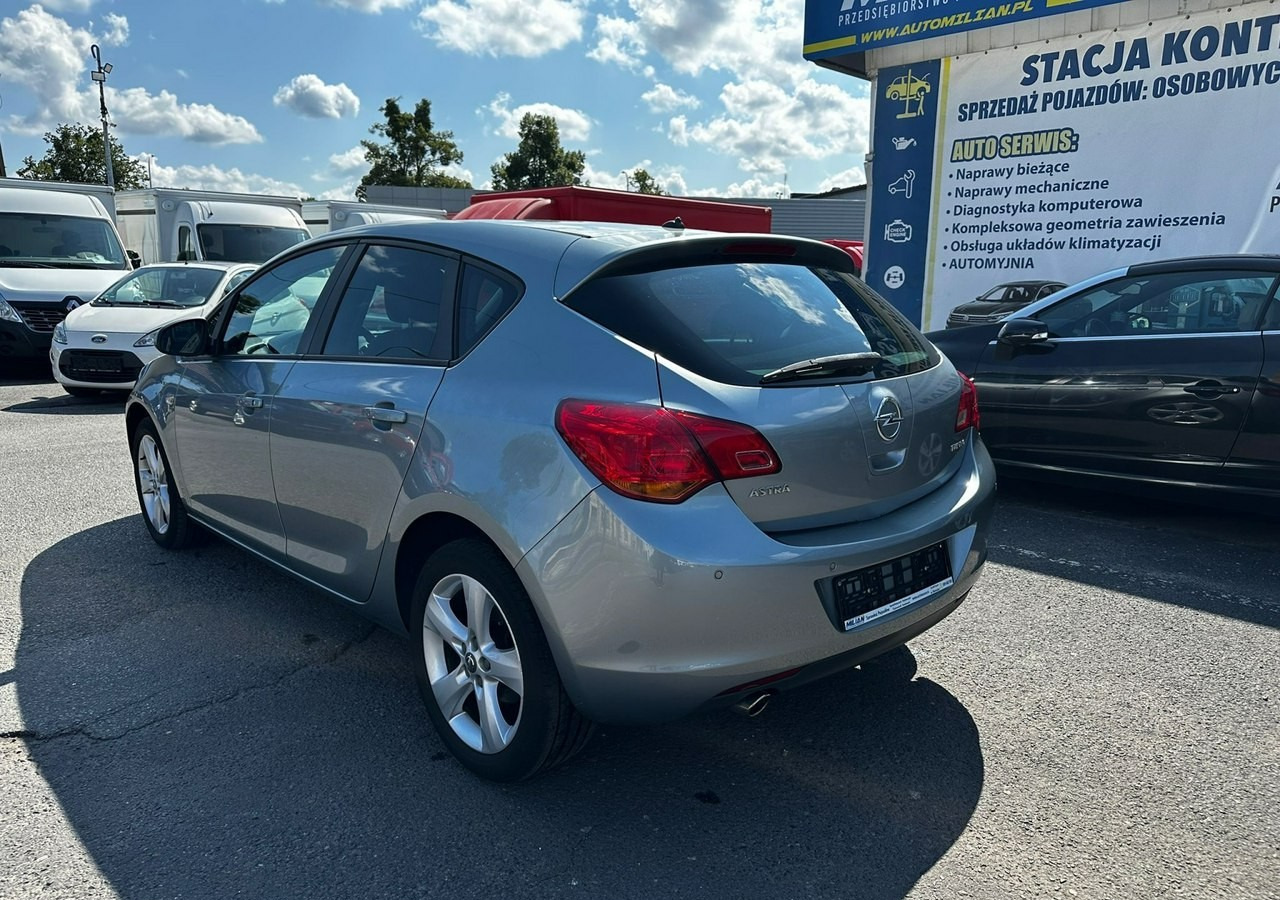 Opel Astra H Opel Astra 1.4-140KM Nowy silnik świeżo sprowadzony 2012 - هاتشباك: صورة 4 Opel Astra H Opel Astra 1.4-140KM Nowy silnik świeżo sprowadzony 2012 - هاتشباك: صورة 4