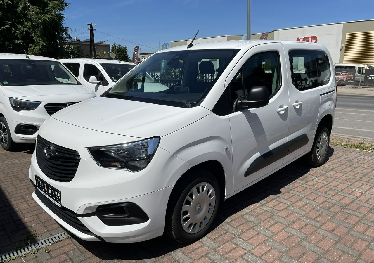 Opel Combo IV Opel Combo Life Niepełnosprawnych inwalida Rampa 32105 km Model 2022 - سيارة: صورة 2 Opel Combo IV Opel Combo Life Niepełnosprawnych inwalida Rampa 32105 km Model 2022 - سيارة: صورة 2