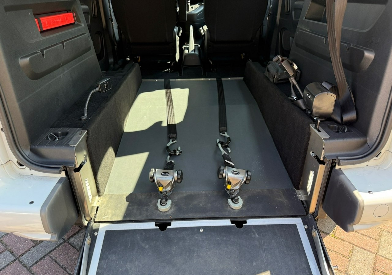 Opel Combo IV Opel Combo Life Niepełnosprawnych inwalida Rampa 32105 km Model 2022 - سيارة: صورة 5 Opel Combo IV Opel Combo Life Niepełnosprawnych inwalida Rampa 32105 km Model 2022 - سيارة: صورة 5