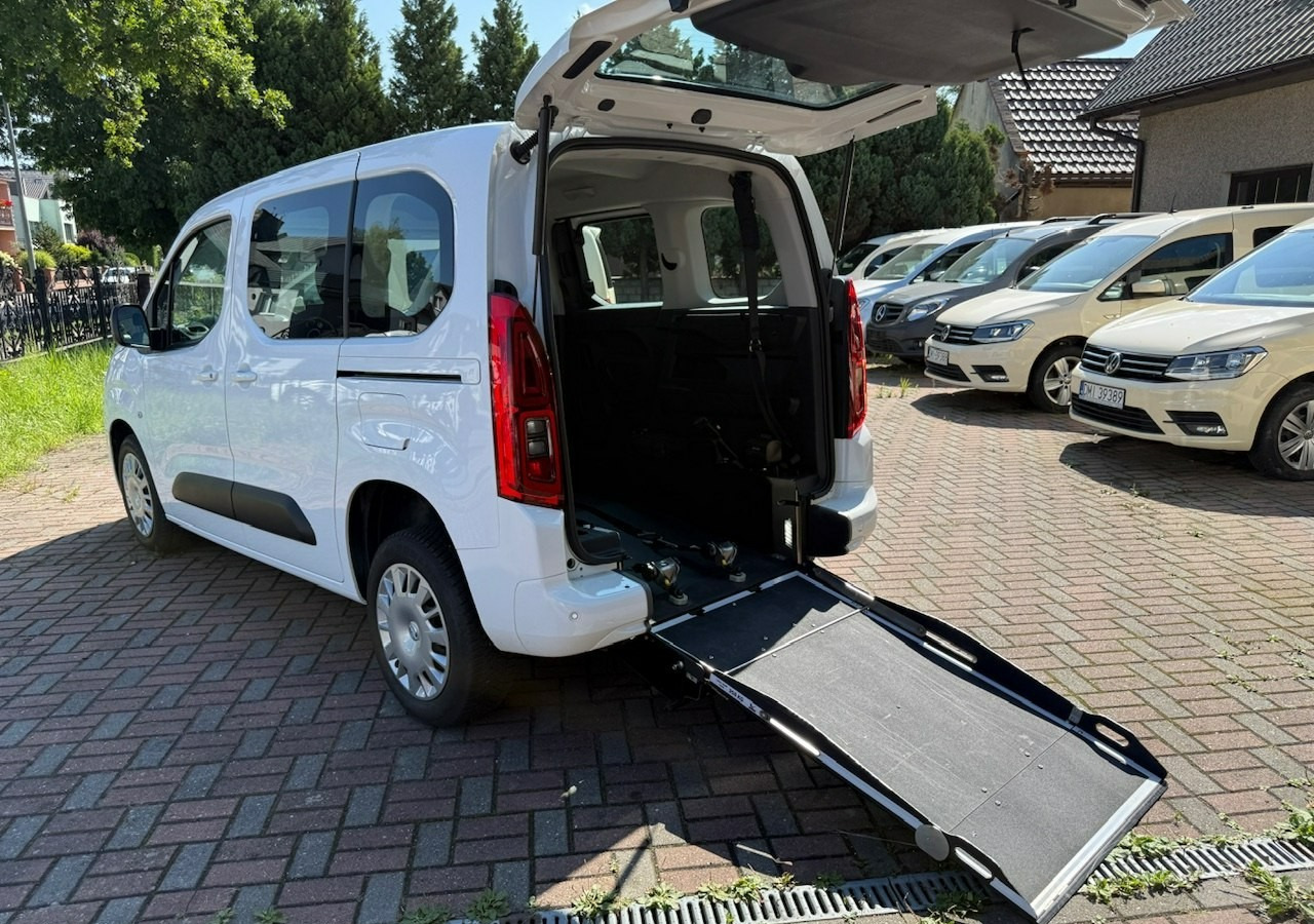 Opel Combo IV Opel Combo Life Niepełnosprawnych inwalida Rampa 32105 km Model 2022 - سيارة: صورة 3 Opel Combo IV Opel Combo Life Niepełnosprawnych inwalida Rampa 32105 km Model 2022 - سيارة: صورة 3