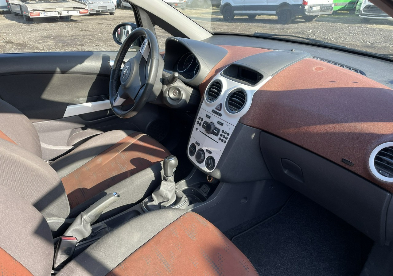 Opel Corsa D Corsa 1.4-87 KM Klima 2011 - سيارة: صورة 3 Opel Corsa D Corsa 1.4-87 KM Klima 2011 - سيارة: صورة 3